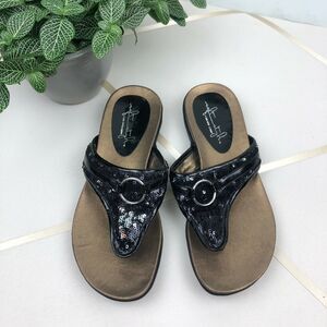 Soft Style Hush Puppies Black Silver Sequin Thong Sandal Women's Size 6.5
